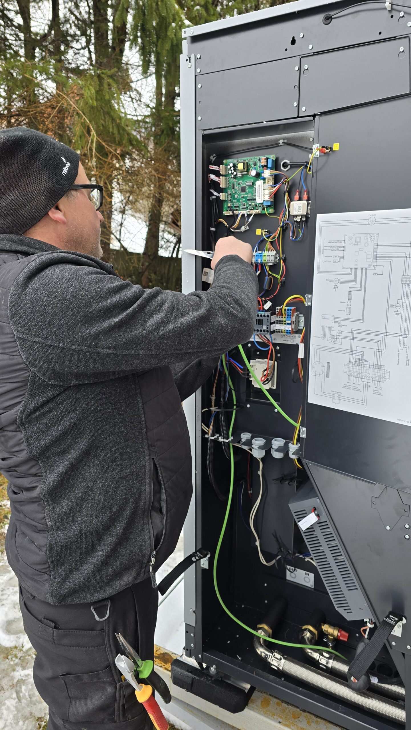 Anschluss Außengerät Wärmepumpe